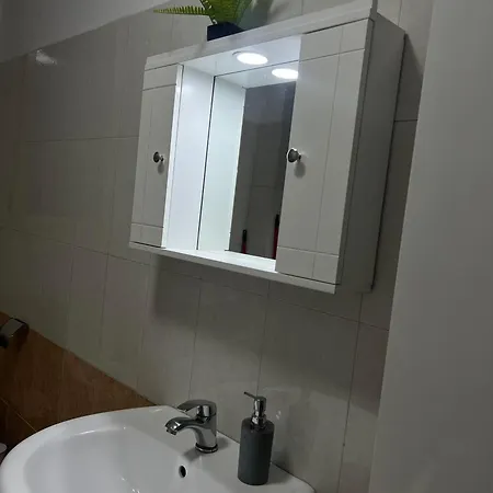 Art Lägenhet Tirana