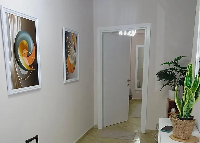 Art R *